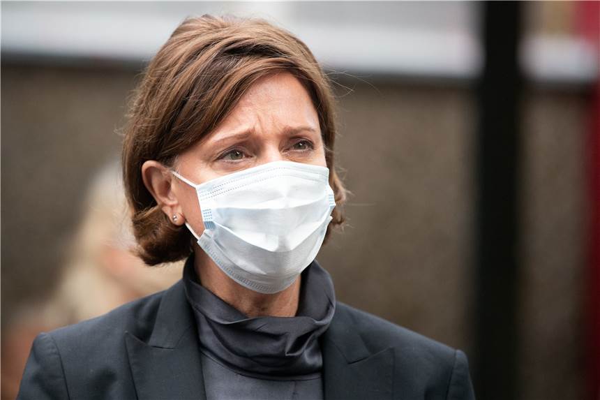 Corona-Schulpolitik: Opposition wirft Regierung „Unfähigkeit und Inkompetenz“ vor Yvonne Gebauer (FDP), Schulministerin von Nordrhein-Westfalen, musste im Schulausschuss eine Menge Kritik einstecken.
