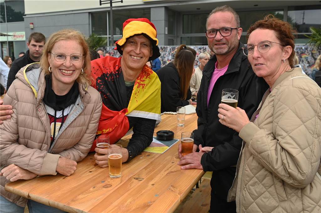 Zahlreiche Dorstener haben das Deutschland-Spiel beim Public Viewing am Platz der Deutschen Einheit verfolgt.