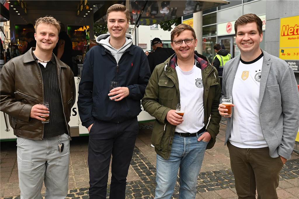 Zahlreiche Dorstener haben das Deutschland-Spiel beim Public Viewing am Platz der Deutschen Einheit verfolgt.