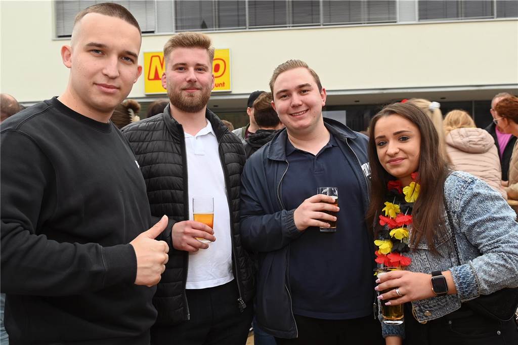 Zahlreiche Dorstener haben das Deutschland-Spiel beim Public Viewing am Platz der Deutschen Einheit verfolgt.