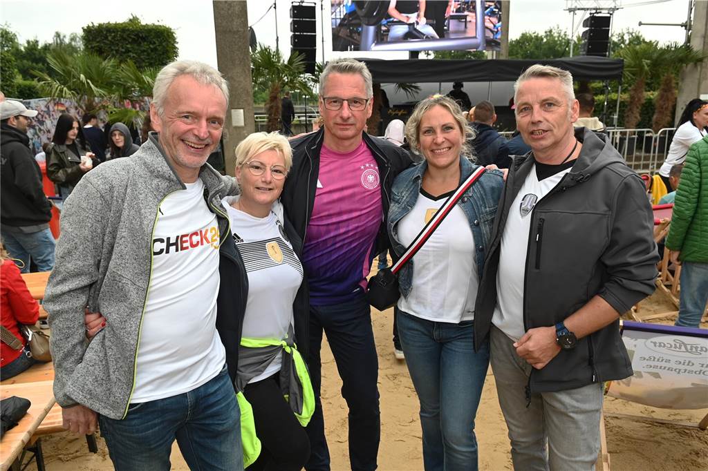 Zahlreiche Dorstener haben das Deutschland-Spiel beim Public Viewing am Platz der Deutschen Einheit verfolgt.