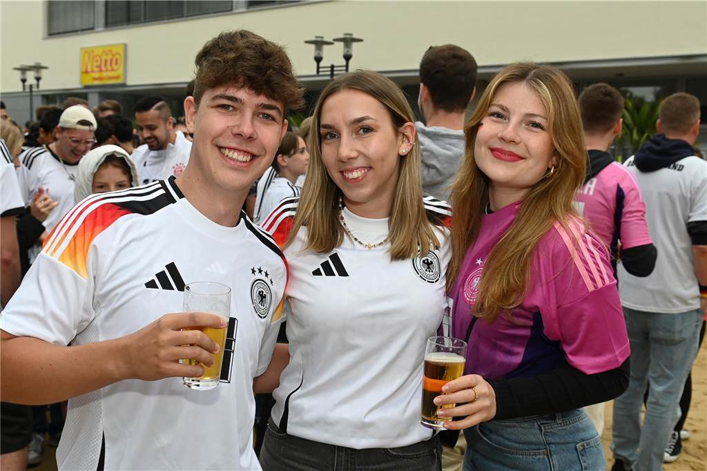 Zahlreiche Dorstener haben das Deutschland-Spiel beim Public Viewing am Platz der Deutschen Einheit verfolgt.