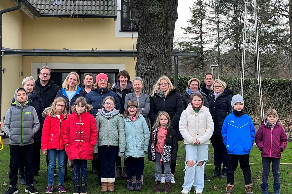 „Eine Katastrophe“: Eltern in Alstedde ärgert Abschaffung des Schulspezialverkehrs Zahlreiche Eltern und Kinder aus Alstedde setzen sich für die Weiterführung des Schülerspezialverkehrs ein, der Stadtrat hat sich aus Kostengründen für eine Streichung ab dem kommenden Schuljahr entschieden.