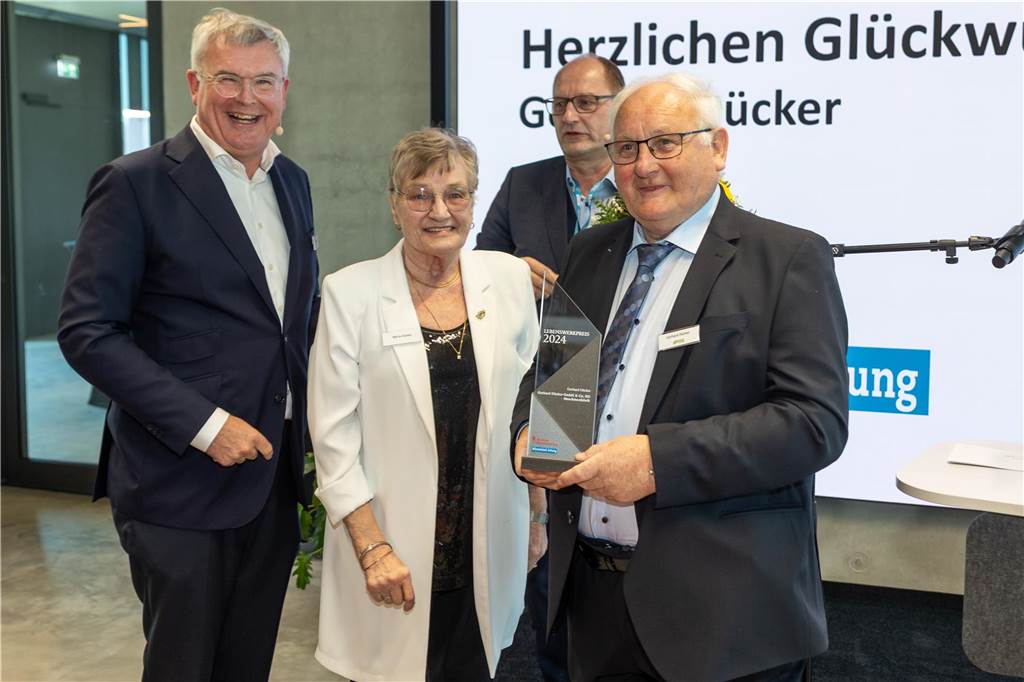 Zahlreiche Gäste nahmen an der Verleihung zum Unternehmer des Jahres 2024 bei Kemper in Vreden teil.