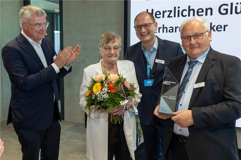 Zahlreiche Gäste nahmen an der Verleihung zum Unternehmer des Jahres 2024 bei Kemper in Vreden teil.