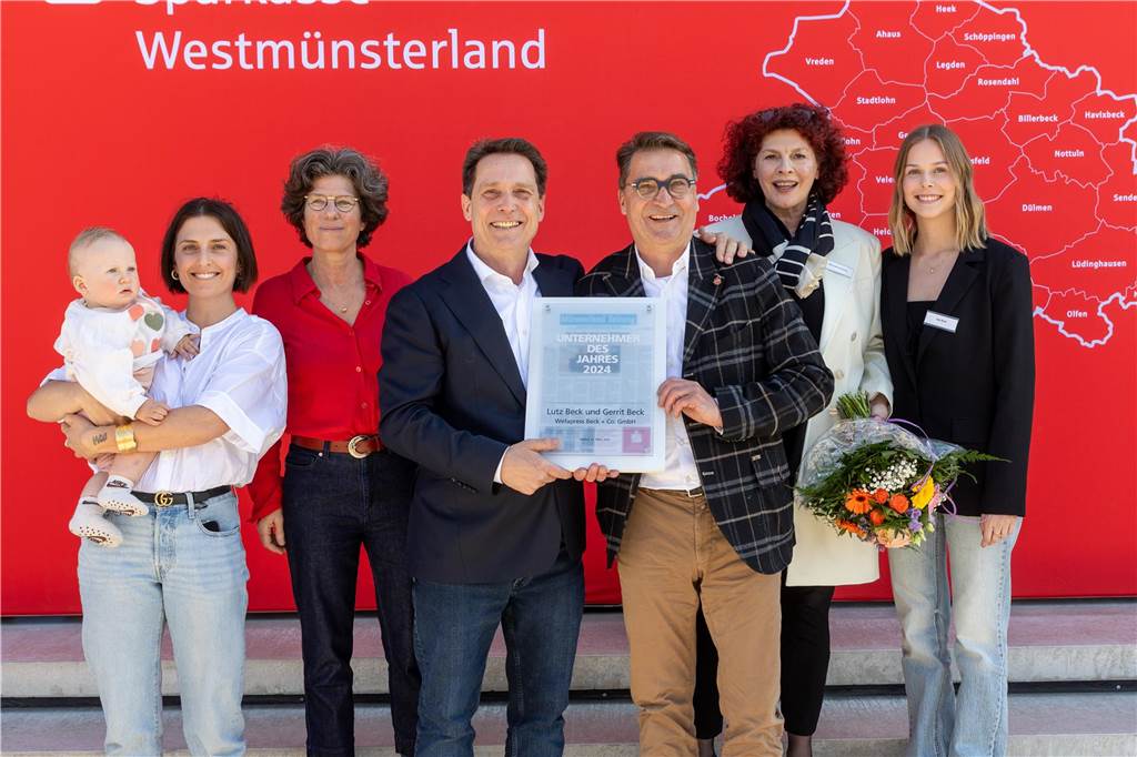Zahlreiche Gäste nahmen an der Verleihung zum Unternehmer des Jahres 2024 bei Kemper in Vreden teil.
