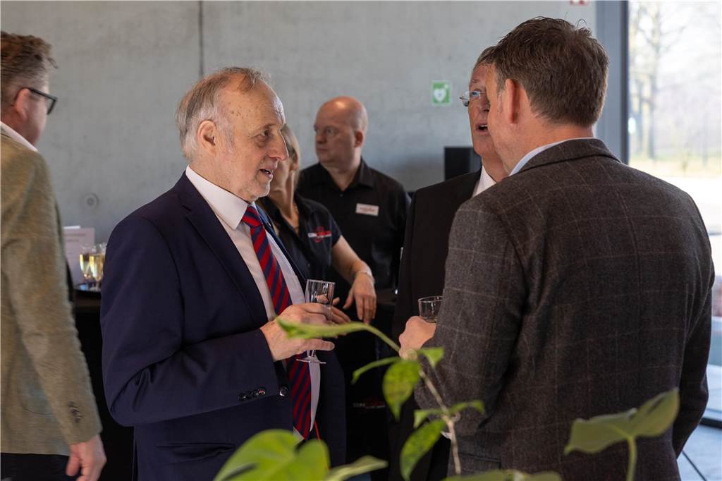 Zahlreiche Gäste nahmen an der Verleihung zum Unternehmer des Jahres 2024 bei Kemper in Vreden teil.