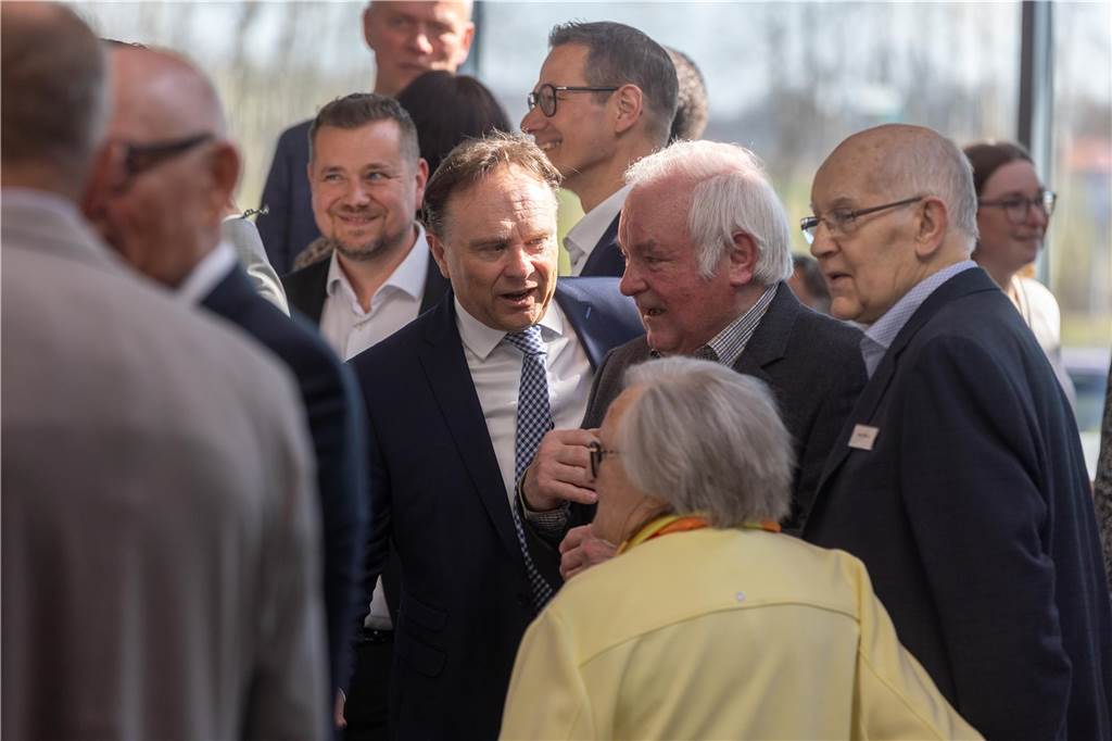Zahlreiche Gäste nahmen an der Verleihung zum Unternehmer des Jahres 2024 bei Kemper in Vreden teil.
