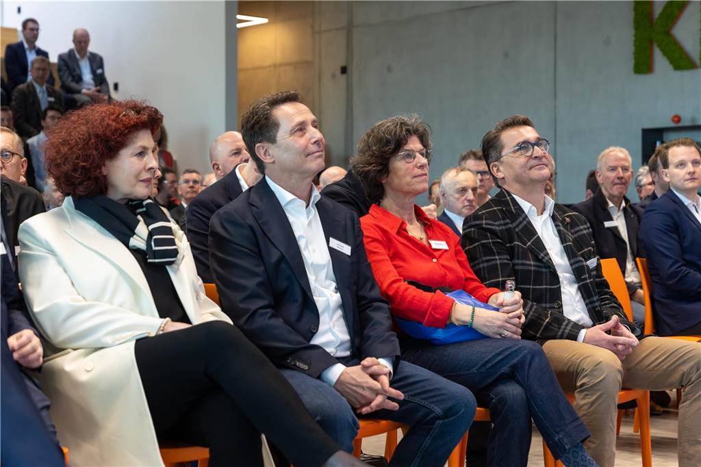 Zahlreiche Gäste nahmen an der Verleihung zum Unternehmer des Jahres 2024 bei Kemper in Vreden teil.