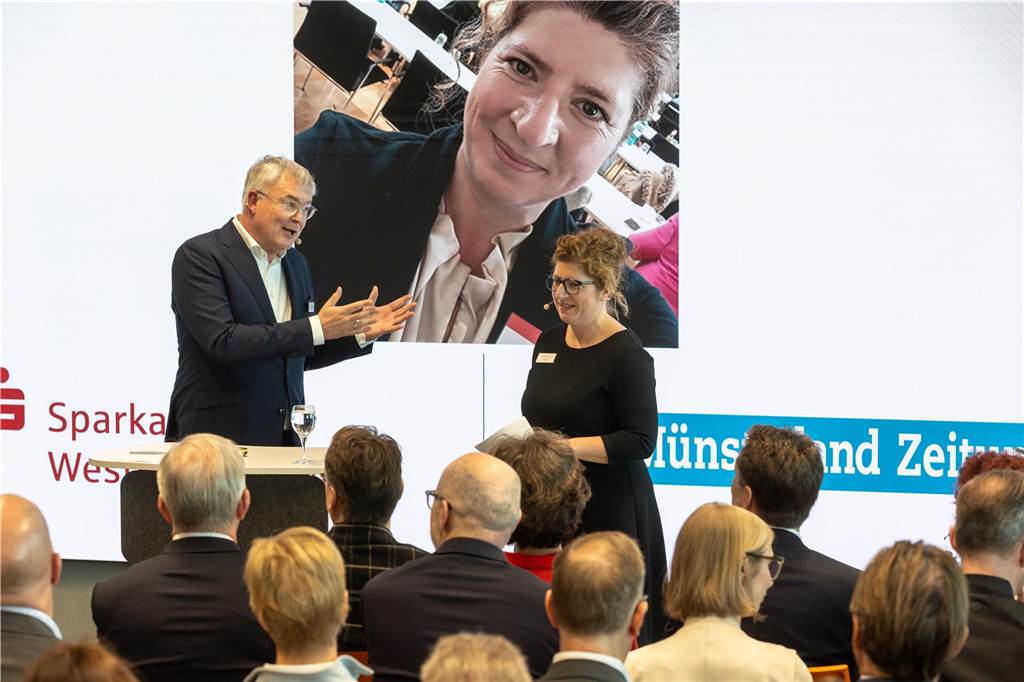 Zahlreiche Gäste nahmen an der Verleihung zum Unternehmer des Jahres 2024 bei Kemper in Vreden teil.