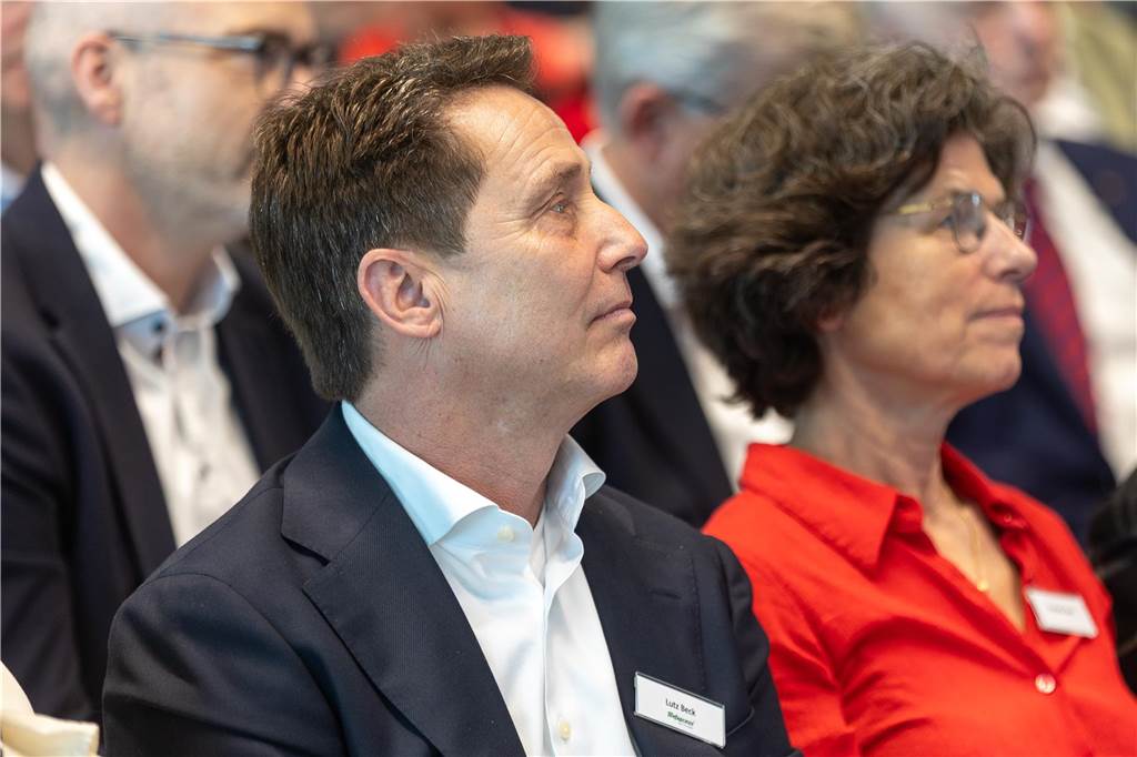 Zahlreiche Gäste nahmen an der Verleihung zum Unternehmer des Jahres 2024 bei Kemper in Vreden teil.