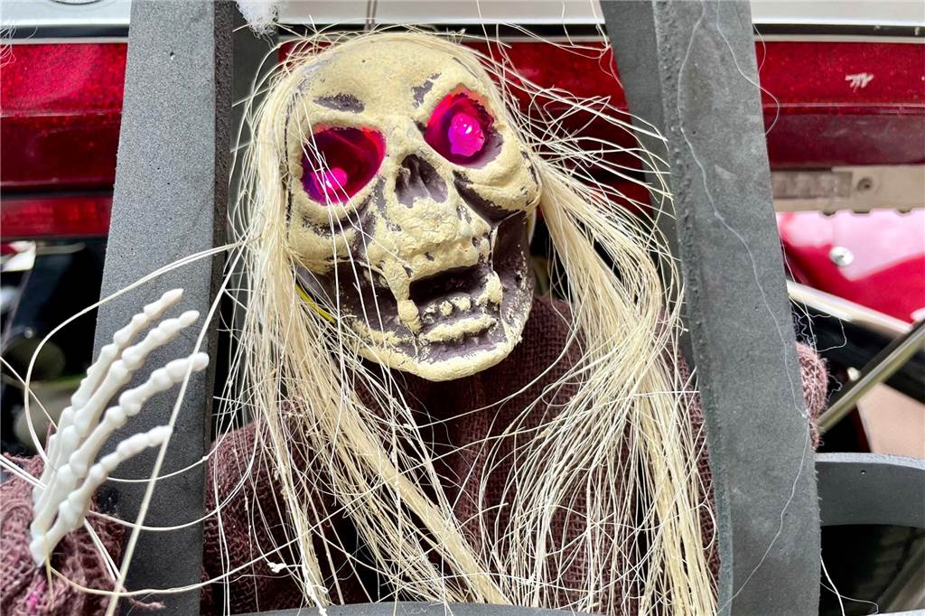 Halloween: „Horror-Trikes“ machen am 31. Oktober die Straßen unsicher Zahlreiche gruselige Details sind an den Maschinen zu entdecken.