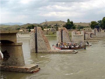 Zahlreiche Länder haben ihre Hilfe für Pakistan aufgestockt. Das von der verheerenden Flut heimgesuchte Land wurde aber auch aufgefordert, selbst die Probleme in den Griff zu bekommen.