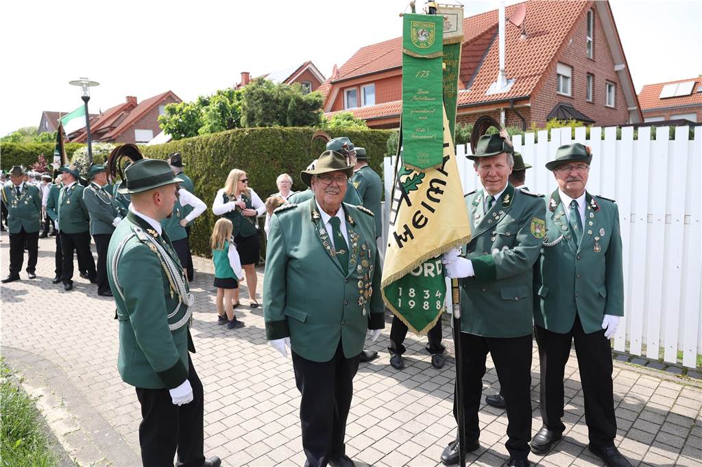 Zahlreiche Schützenverein, Spielmannszüge und Blaskapellen der Region beteiligten sich beim Festumzug des Cappenberger Schützenfestes.