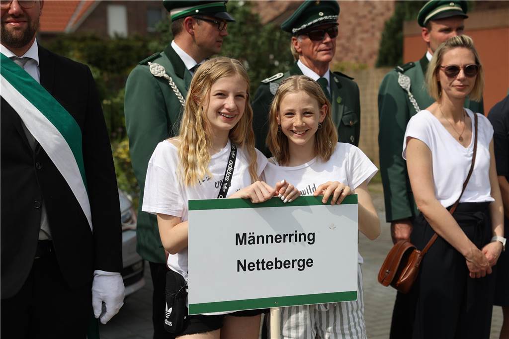 Zahlreiche Schützenverein, Spielmannszüge und Blaskapellen der Region beteiligten sich beim Festumzug des Cappenberger Schützenfestes.