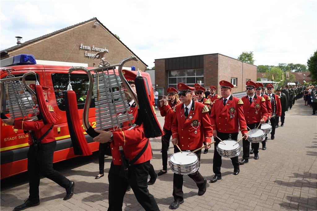 Zahlreiche Schützenverein, Spielmannszüge und Blaskapellen der Region beteiligten sich beim Festumzug des Cappenberger Schützenfestes.