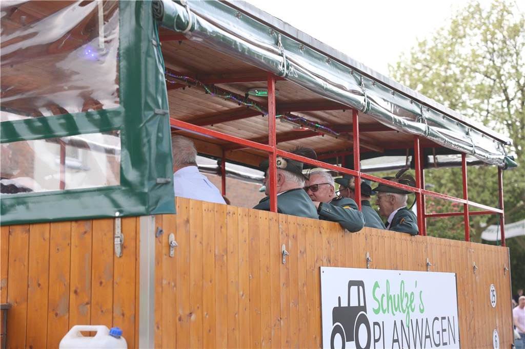 Zahlreiche Schützenverein, Spielmannszüge und Blaskapellen der Region beteiligten sich beim Festumzug des Cappenberger Schützenfestes.