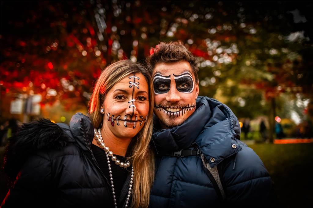 Zahlreiche verkleidete Kinder bevölkerten als Hexen, Zombies, Teufel und Superhelden den Gruselspaß im Westfalenpark an Halloween.