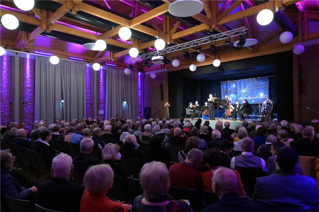 Zahlreiche Zuschauerinnen und Zuschauer verfolgten das Konzert.