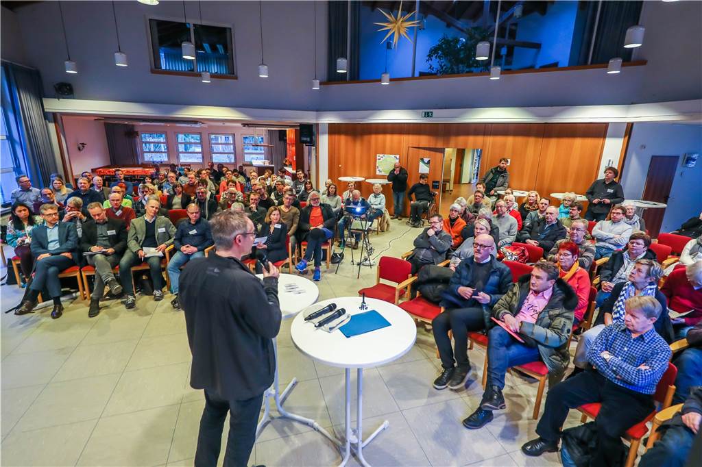 Streit um Saarlandstraße: Dortmunder schmettern Pläne der Stadt ab Zankapfel Saarlandstraße: Ein klares und unmissverständliche Votum hatte sich die Verwaltung von der Bürgerversammlung erhofft. Doch das blieb aus.