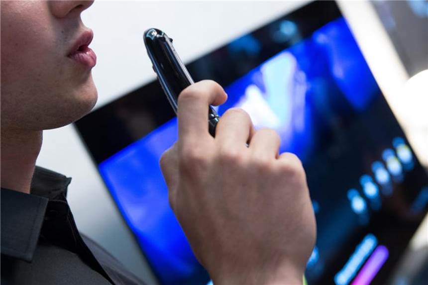 8K und Zappen per Sprache - Fernsehtrends der IFA Zappen per Sprachkommando ist bald Realität. Bei LGs aktuellen ThinQ-Modellen gibt es bis Jahresende den Google Assistant per Update hinzu. Foto: Franziska Gabbert