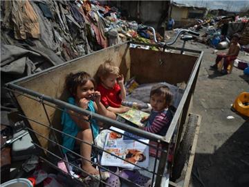 Zehn bis zwölf Millionen Roma leben in der EU. Foto: Britta Pedersen/Archiv