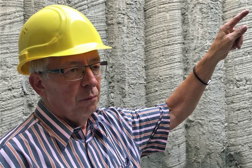 Video: Michael Werner führt über die Baustelle des teuersten EUV-Projekts Zehn Meter unter der Erde erläutert EUV-Chef Michael Werner, was auf der Baustelle im Stadtgarten passiert.