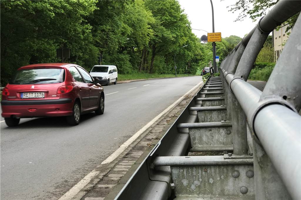 Raser leben gefährlicher: In Castrop-Rauxel wird bald wieder mehr geblitzt Zehn Monate schon musste die Stadt auf ihren mobilen Blitzwagen verzichten.