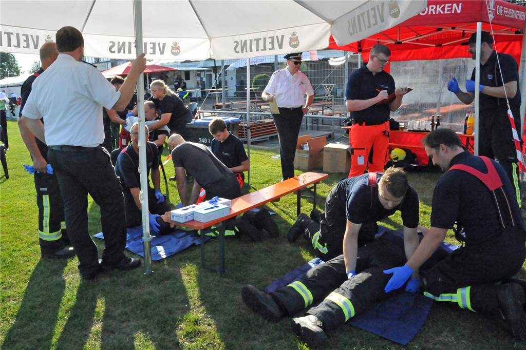 Viele Fotos: Feuerwehren messen sich – und pflegen die Kameradschaft Zehn Punkte für die schnelle Hilfe