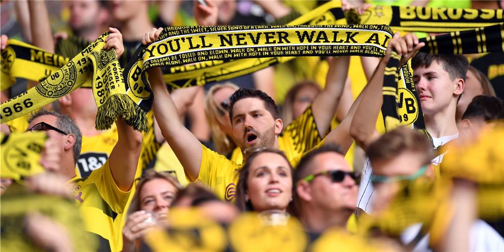 Von wo in Dortmund braucht man am längsten ins BVB-Stadion? Zehntausende BVB-Fans pilgern an Heimspieltagen ins Stadion. Unser Archivbild entstand beim Spiel gegen Eintracht Frankfurt im August 2021.