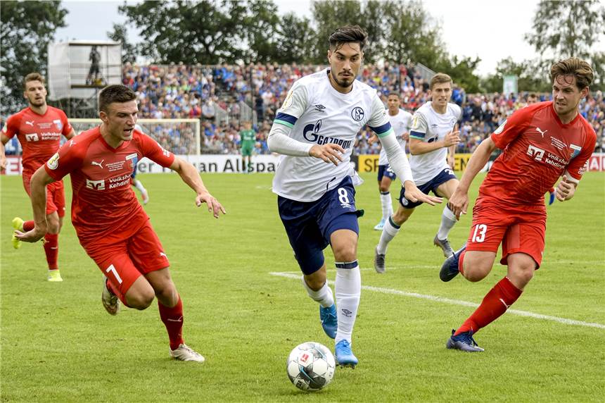 Schalkes Mittelfeldspieler Suat Serdar wird für A-Nationalelf nachnominiert Zeigte zuletzt starke Leistungen: Schalkes Mittelfeldspieler Suat Serdar hat Bundestrainer Joachim Löw beeindruckt.