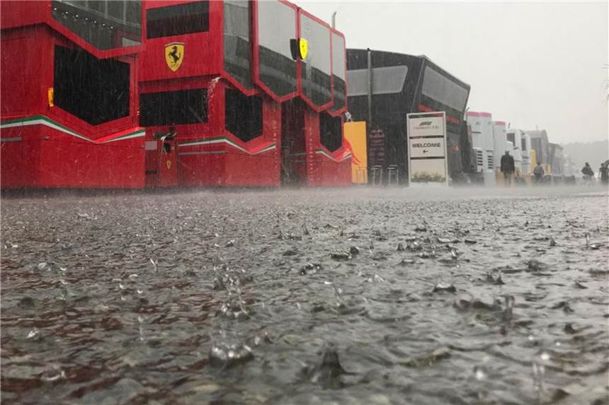 Pressestimmen zum Formel-1-Rennen auf dem Homckenheimring Zeitweise herrschte am Hockenheimring Land unter. Foto: Sebastian Gollnow