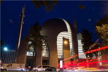 Zentralmoschee in Köln-Ehrenfeld. Foto: Rainer Jensen/Archiv
