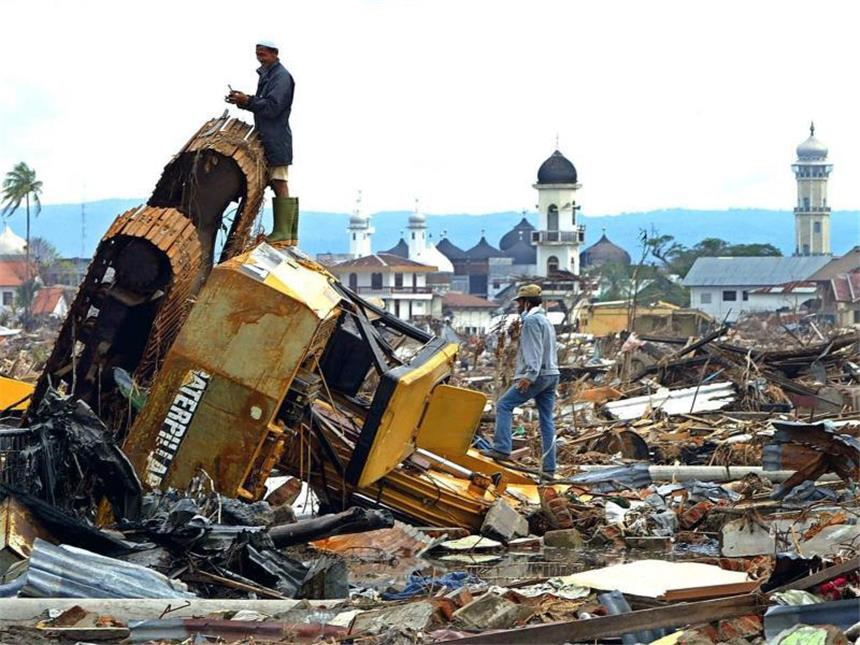 Plan-Chefin: «Wiederaufbau nach Tsunami hat gut funktioniert» Zerstörung in Banda Aceh am 10. Januar 2005. Foto: Ahmad Yusni