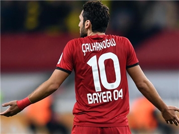 Zieht es Hakan Calhanoglu nach Mailand? Foto: Foto: Federico Gambarini