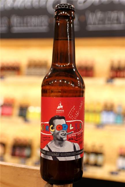 Ziemlich cool, aber wohl ziemlich speziell: Das Hercooles der Firma Yankee & Kraut, dessen Etikett das Antlitz Arnold Schwarzeneggers ziert, gehört nicht zu den Verkaufsschlagern - trotz 9% Alkoholgehalt.