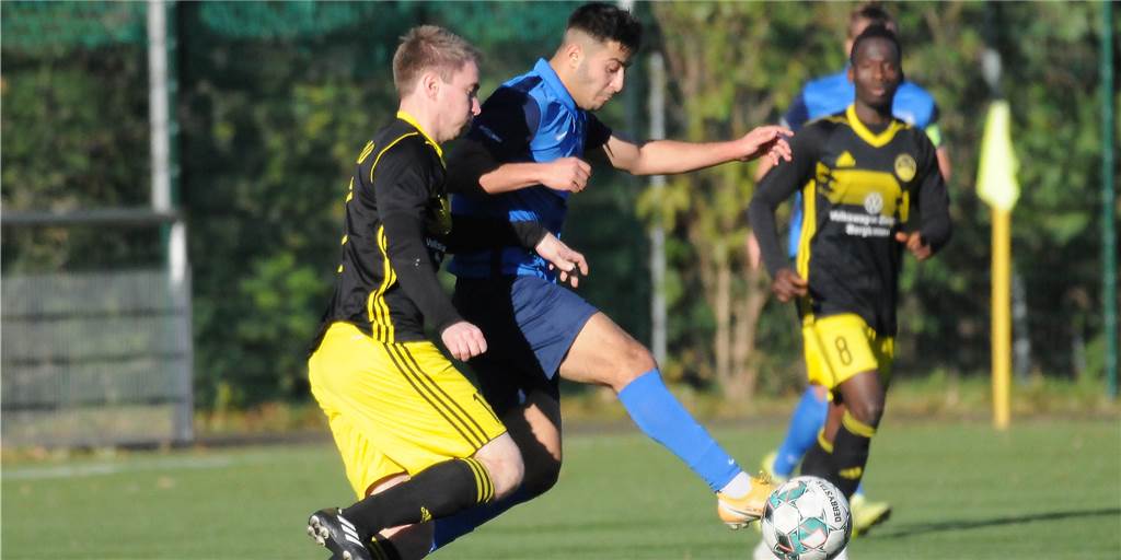 SuS Kaiserau rettet die Landesliga in der Nachspielzeit: FC Frohlinde und SV Hilbeck steigen ab Zittern ist angesagt am abschließenden Saisonspieltag der Landesliga 3: Zwei Teams werden am Pfingstmontag, 6. Juni, absteigen. Zittern müssen der SuS Kaiserau, SV Hilbeck, Firtinaspor Herne und FC Frohlinde.