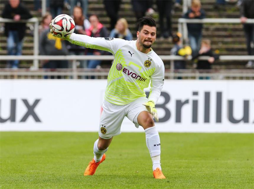 Alomerovic über ein Jahr 2. Liga und seine Jobsuche Zlatan Alomerovic löste im August seinen Vertrag beim 1. FC Kaiserslautern auf. Aktuell hält er sich bei der Dortmunder Zweitvertretung fit. Sein Ziel: die Dritte Liga.