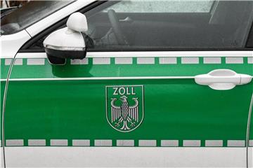 Zoll-Fahrzeug in Erfurt. Finanzminister Olaf Scholz präsentiert in der Bundeshauptstadt die Bilanz der Behörde vor. Foto: Jens Kalaene