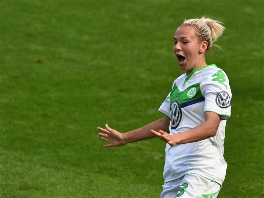 Wolfsburg will dritten Champions-League-Titel Zsanett Jakabfi möchte auch im Finale der Champions League jubeln. Foto: Carmen Jaspersen