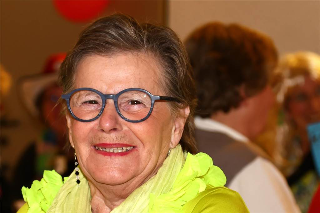 Frauen feiern bei der KFD Hamm-Bossendorf Karneval in Haltern