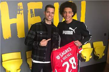 Zu Besuch bei seinen ehemaligen Teamkollegen: Julian Weigl (l.).