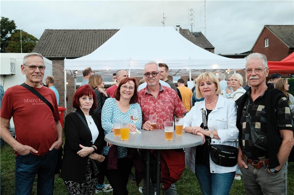 Zu Cappenberg Live waren wieder viele Musik-Fans auf den Dorfgemeinschaftsplatz gekommen.