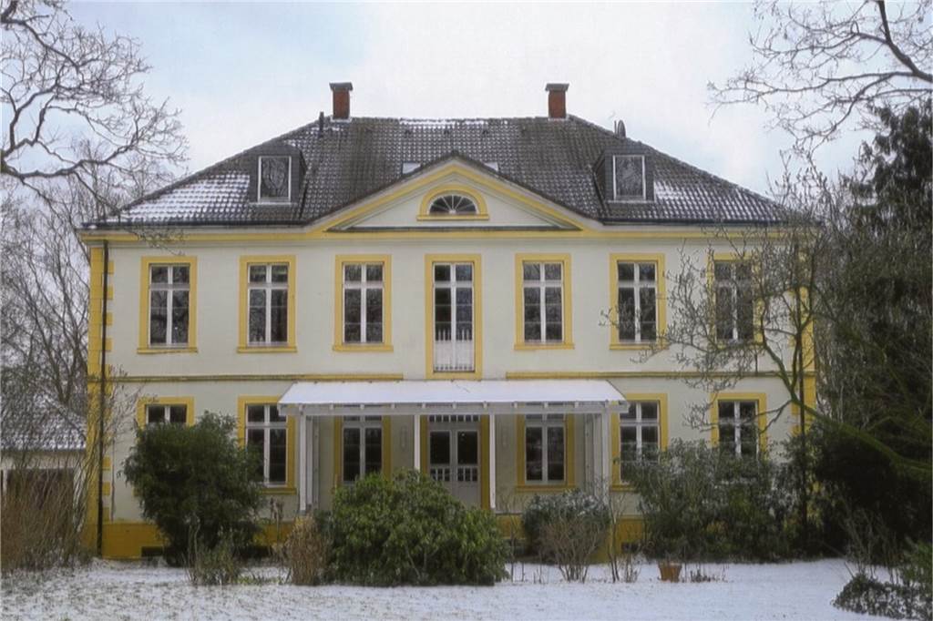 Häuser als Zeitzeugen: Diese Bauwerke in Bork stehen unter Denkmalschutz Zu den Bewohnern der fast 180 Jahre alten Villa zählen Holzkaufleute, Mediziner, ein Bergwerksdirektor, ein Zeitungsverleger, ein Bauunternehmer und ein Maler, der als Namensgeber des Hauses Licht und Leben gilt.