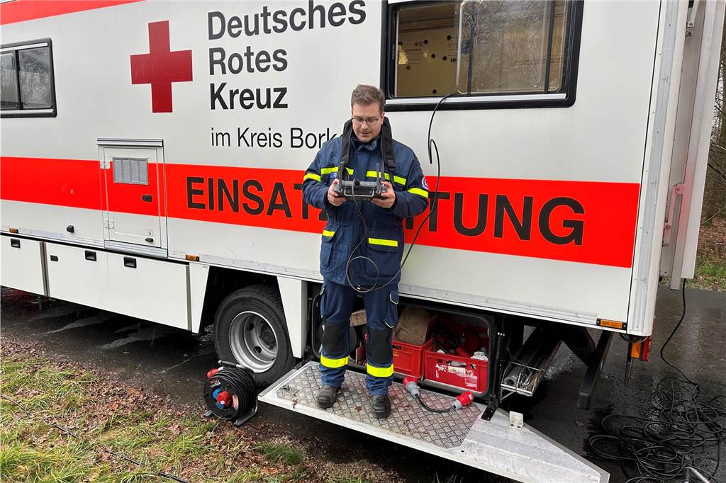 Zu einem Großeinsatz von Feuerwehr, THW und DRK ist es am Wochenende im Liesner Wald in der Stadtlohner Bauerschaft Almsick gekommen.