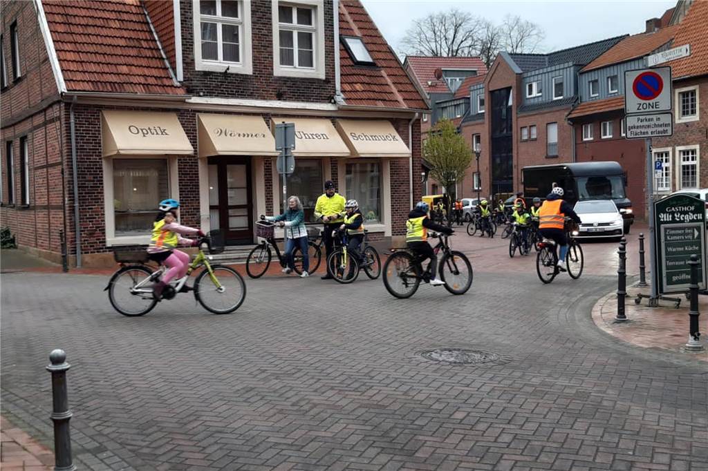 Straßenverkehr aus anderem Blickwinkel: Radfahrausbildung mit der Polizei Verkehrstraining in Legden