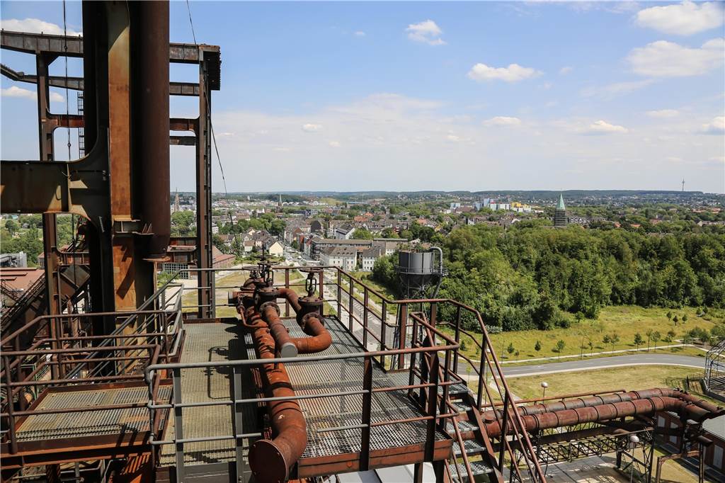 Hochofen-Investor stimmt die Bürger in Hörde auf seine Pläne für das Schalthaus ein Zu einem späteren Zeitpunkt soll auch der Hochofen auf Phoenix-West so umgebaut werden, dass Unternehmen einziehen können.