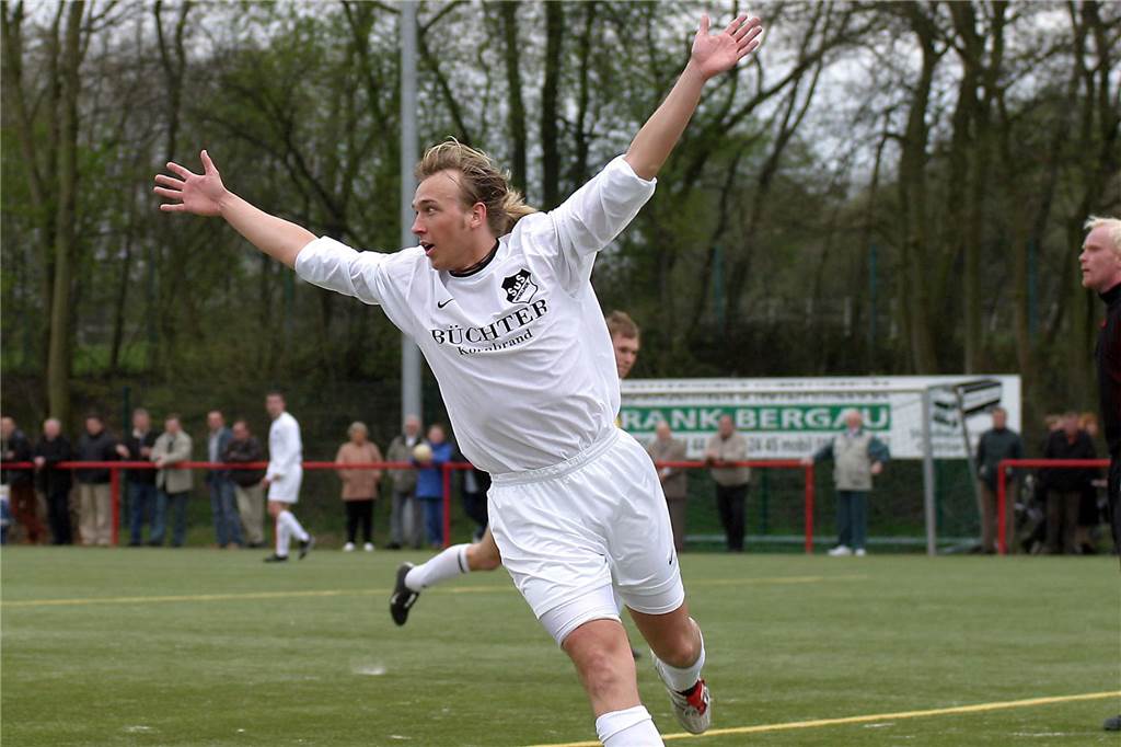 Zu Ostern 2004 gewann die Spvg Schwerin beim Bezirksliga-Spitzenreiter SuS Merklinde mit 3:1. Danach verpasste der SuS den Landesliga-Aufstieg.