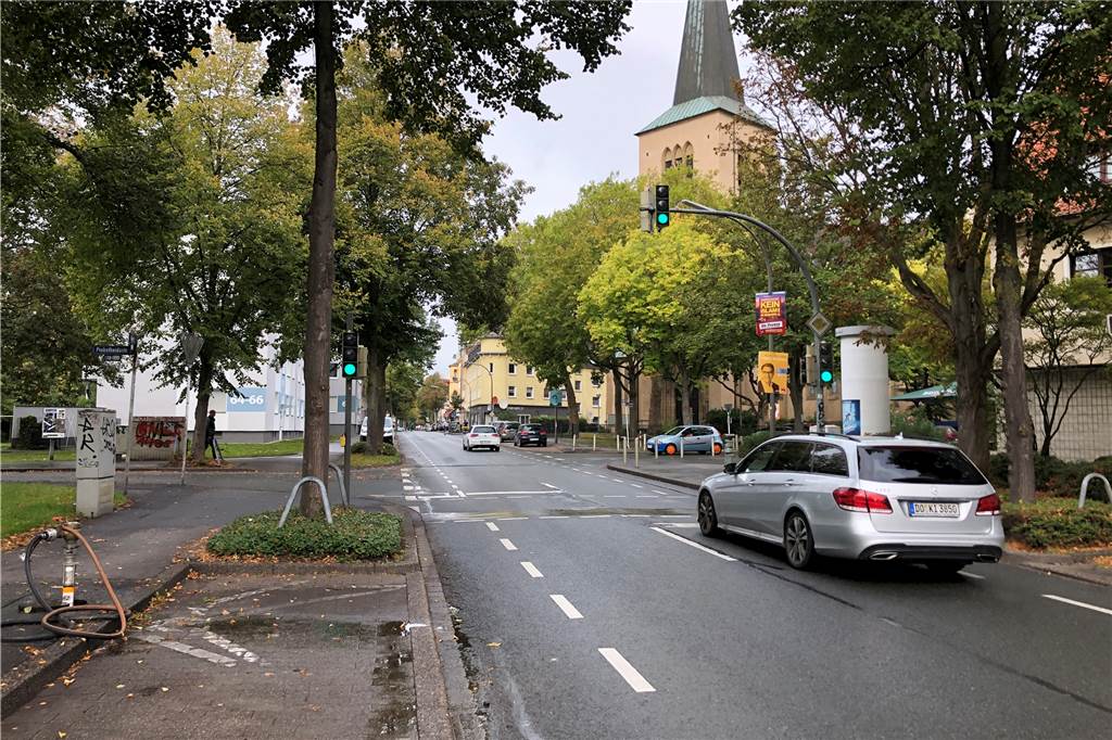 Kommt bald Tempo 30 auf der Bergstraße zwischen Eving und Lindenhorst? Zu schmal für Tempo 50 - das ist eines der Argumente für die Evinger Politik für Tempo 30 auf der Bergstraße
