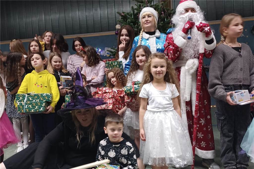 Lüner Helfer für ukrainische Flüchtlinge fühlen sich im Stich gelassen Zu Weihnachten konnte der Verein mehr als 60 ukrainischen Kindern je ein Geschenk überreichen. Dank zweier großzügiger Spenden.
